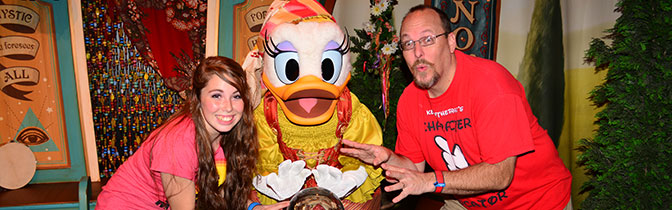 Daisy Duck Magic Kingdom meet and greet KennythePirate