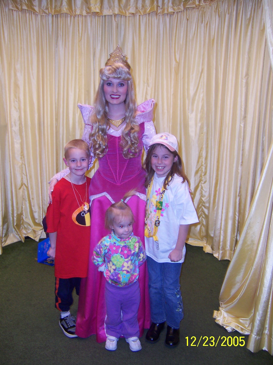 Aurora (Sleeping Beauty)  at Toontown in Magic Kingdom 2005