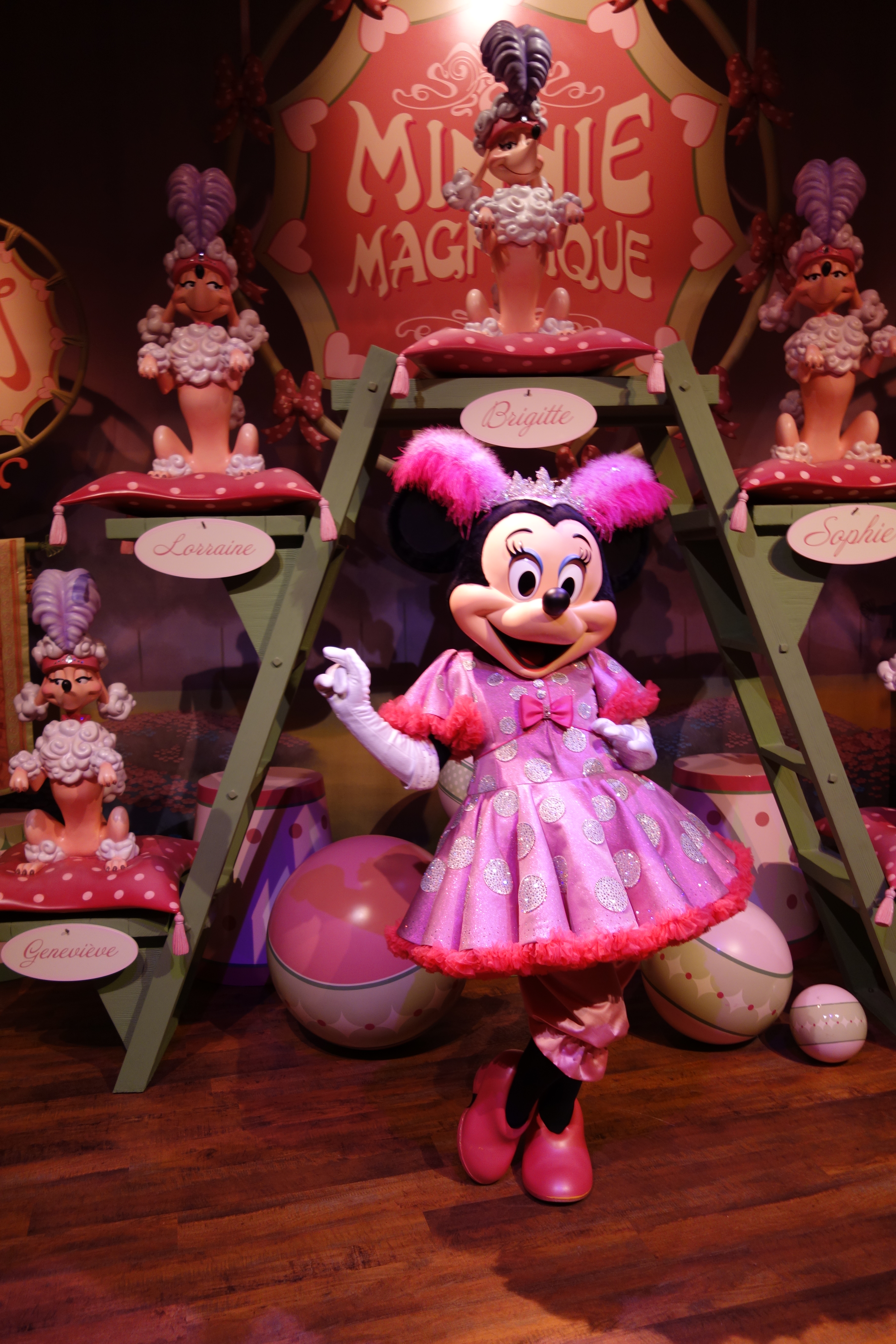 Minnie Mouse - Minnie Magnifique