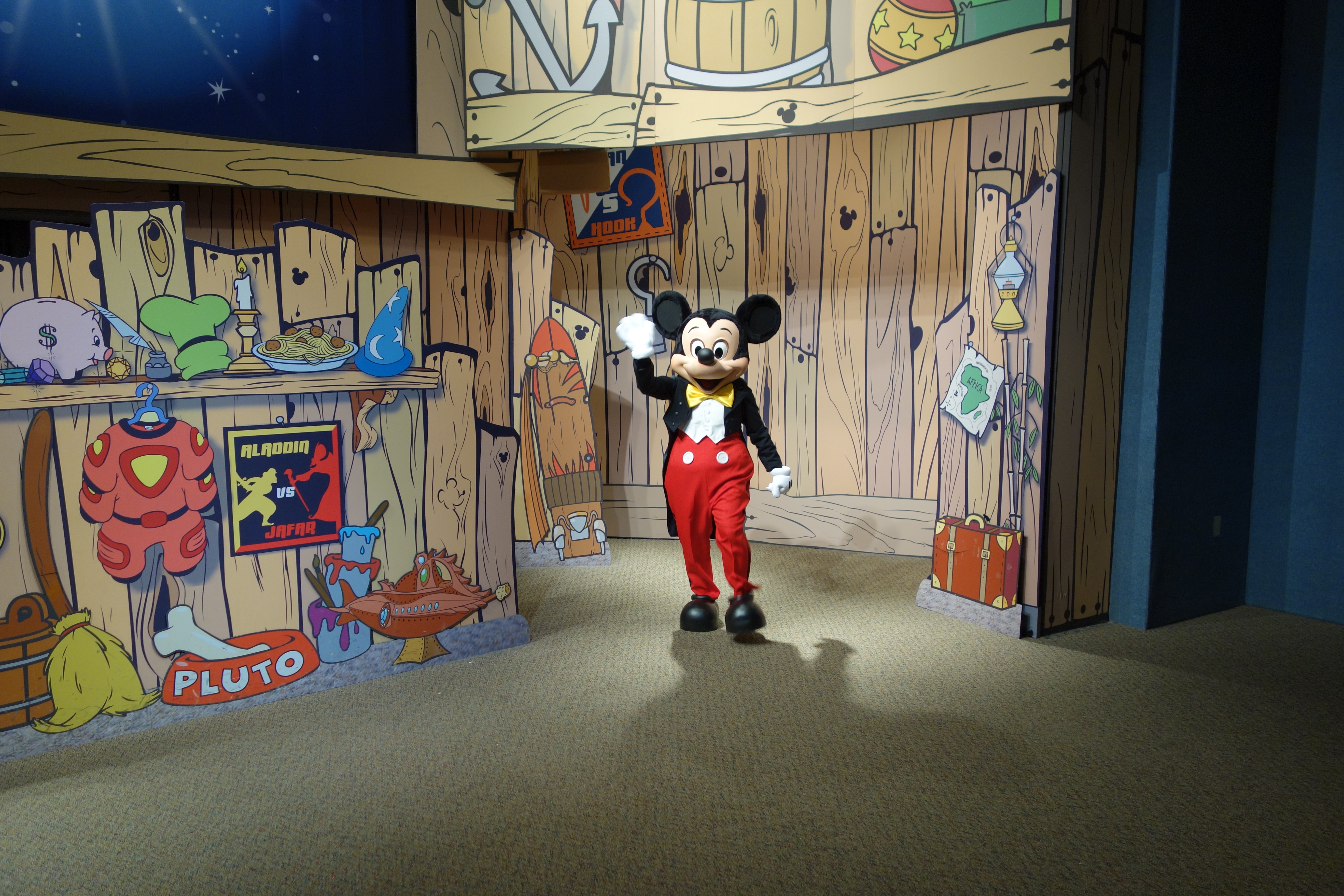 Epcot Visa Character Meet Mickey Minnie Goofy (2)