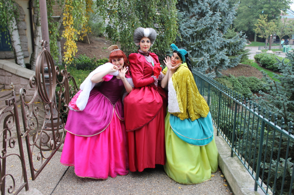 Anastasia, Lady Tremaine and Drizella at Disneyland Paris