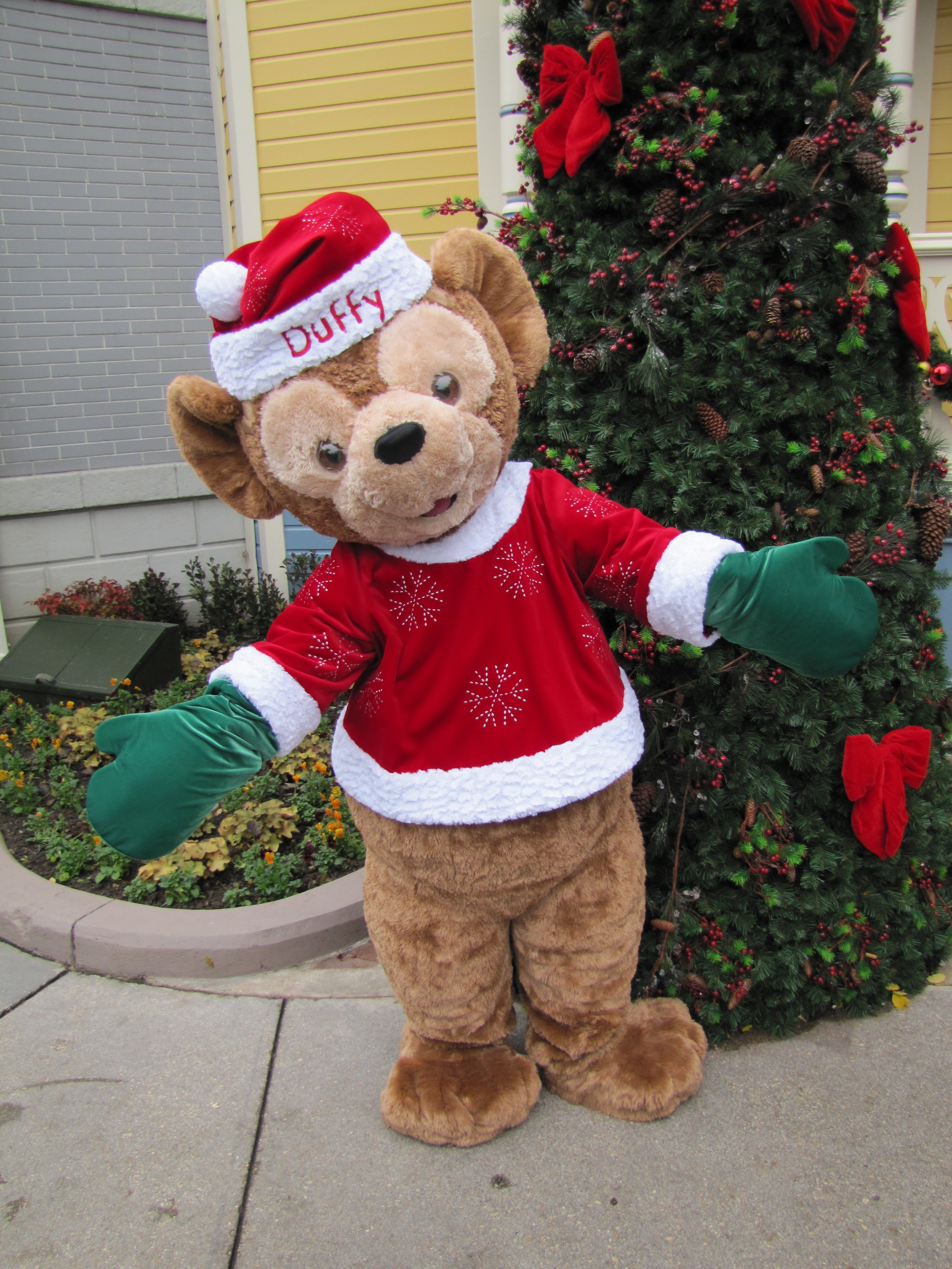 During the Christmas Season Duffy can be found on Main Street USA wearing his Christmas outfit. This was the version in 2011.
