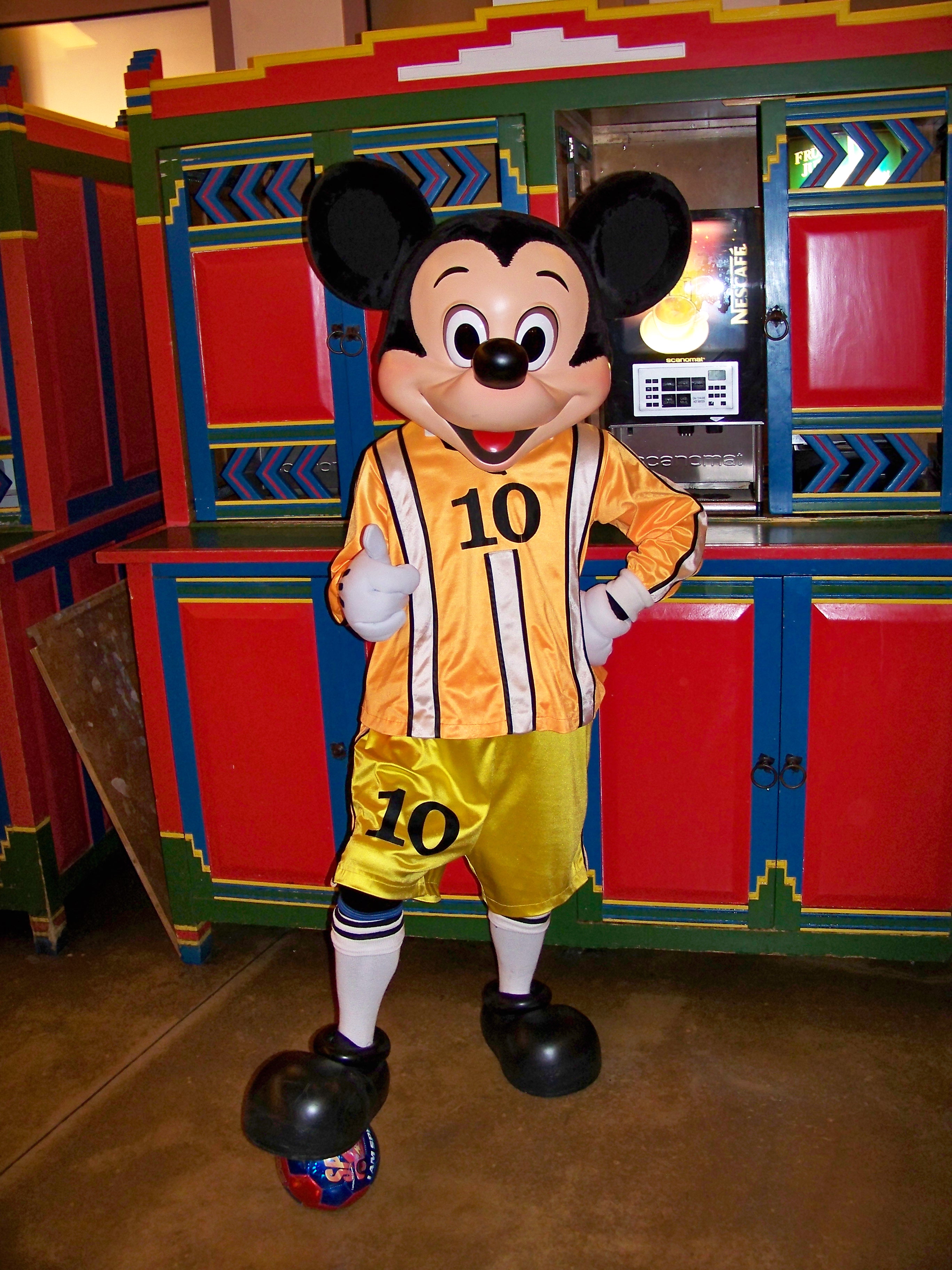During the European Soccer Championship 2008 Mickey visited guests at the Disney's Santa Fe Hotel wearing a soccer outfit.