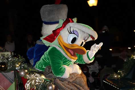 daisy duck christmas parade magic kingdom disney world