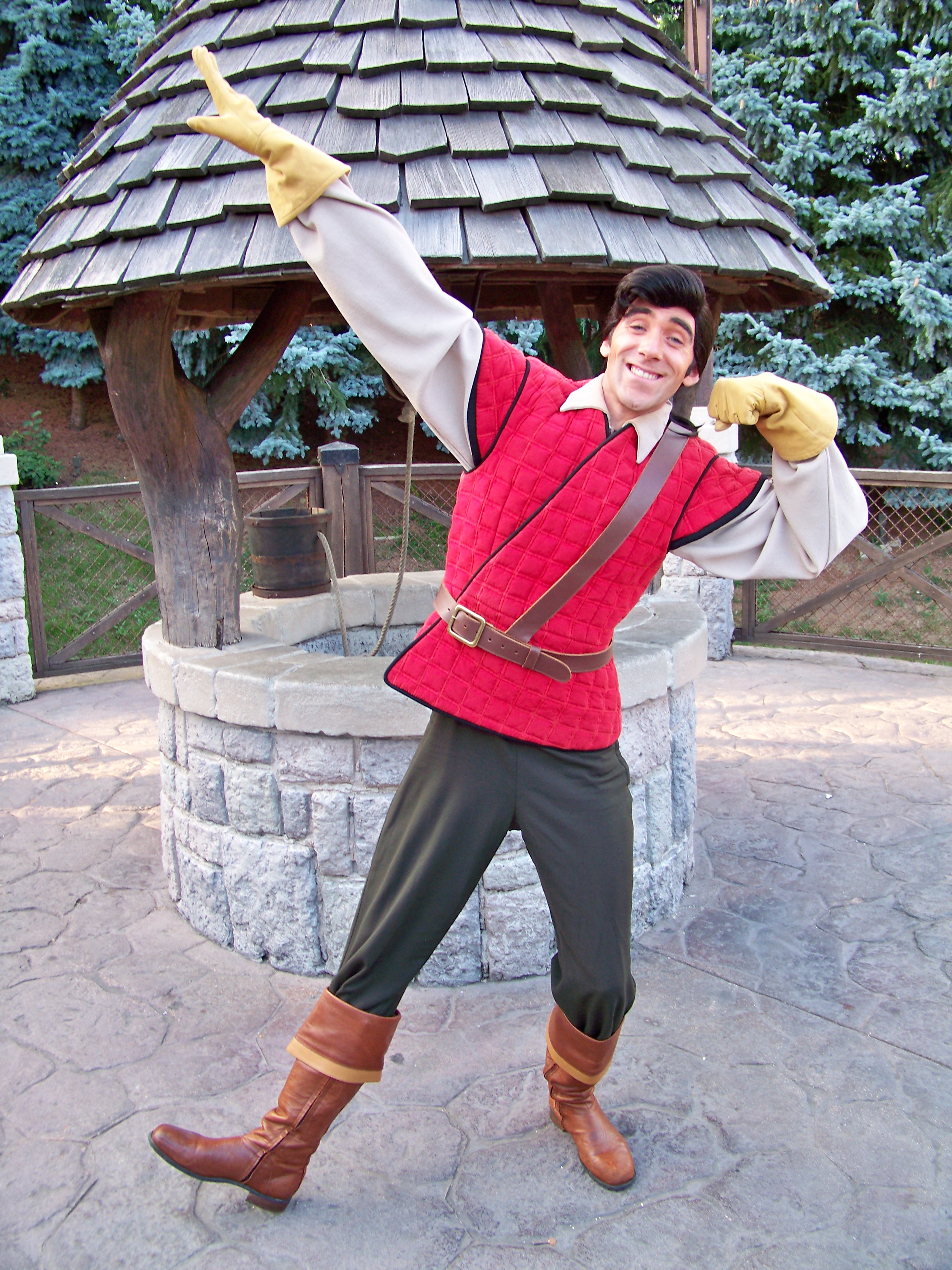 Gaston showing his moves in Fantasyland. Gaston can be found at the Walt Disney Studios Park in the mornings nowadays.