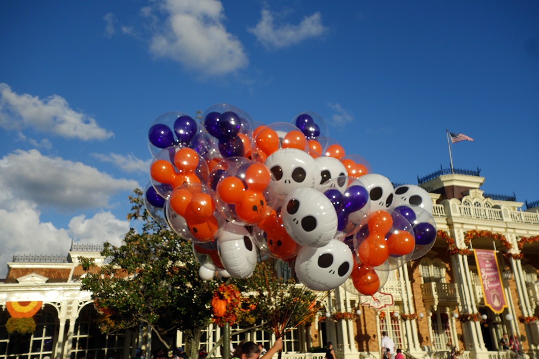 Special Halloween Party balloons