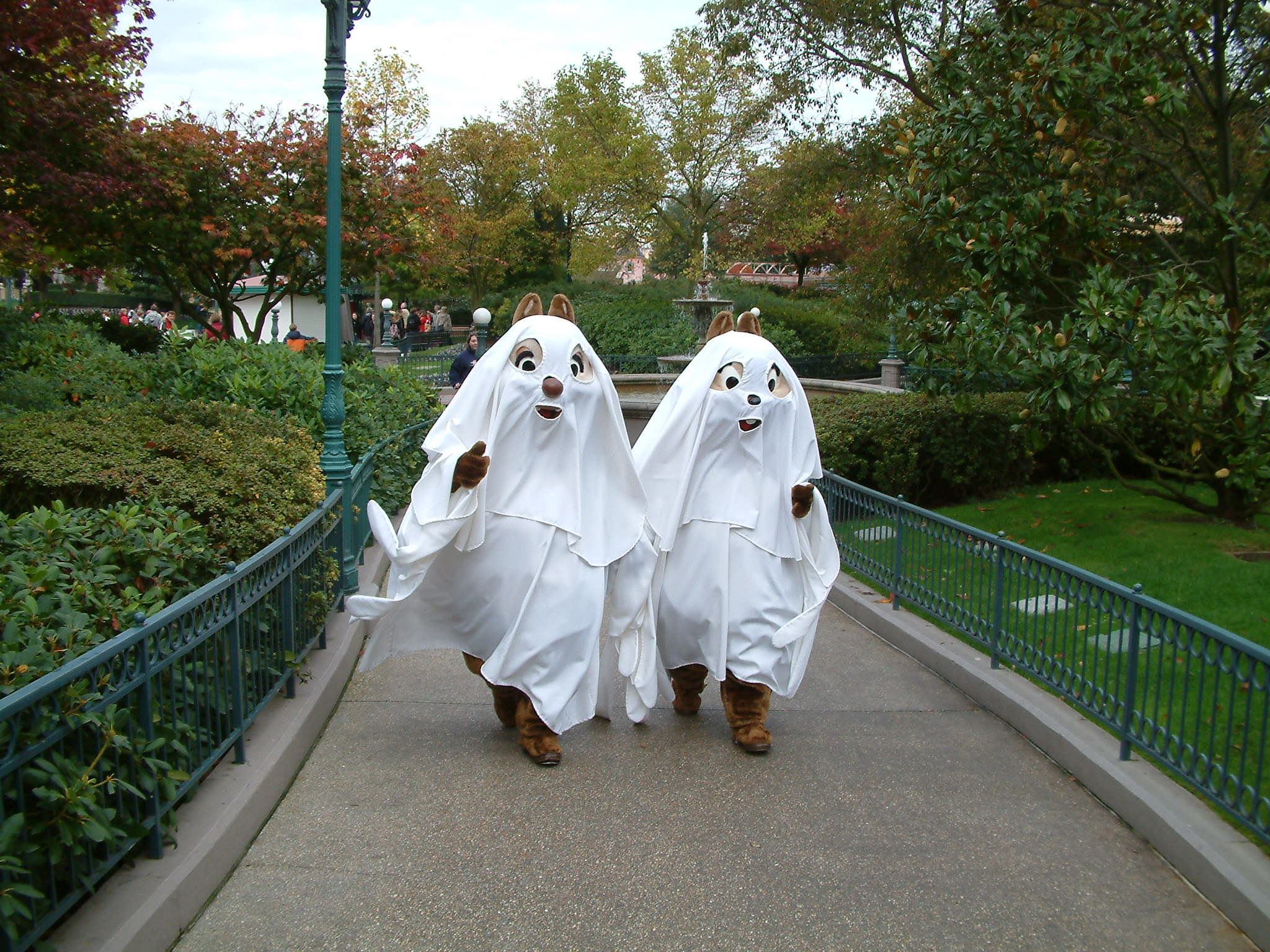 Chip'n'Dale were dressed as ghosts for many years in these outfits, but in 2009 they received new ghosts outfits.