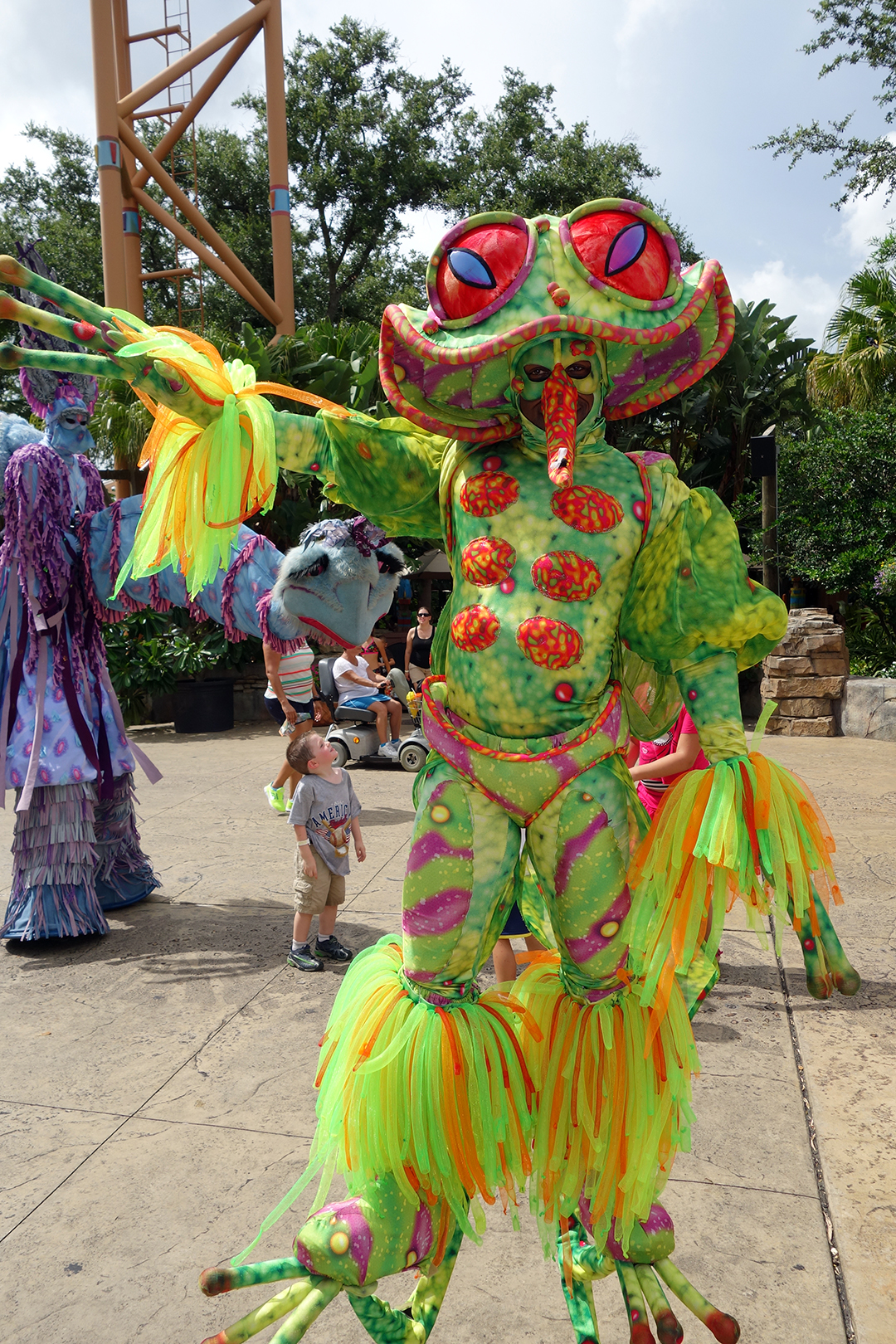 Busch Gardens Tampa Stiltwaker Character (2)
