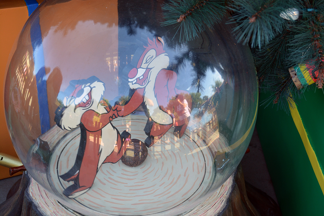 Walt Disney World, Animal Kingdom, Christmas 2013, Christmas Tree, Chip n Dale
