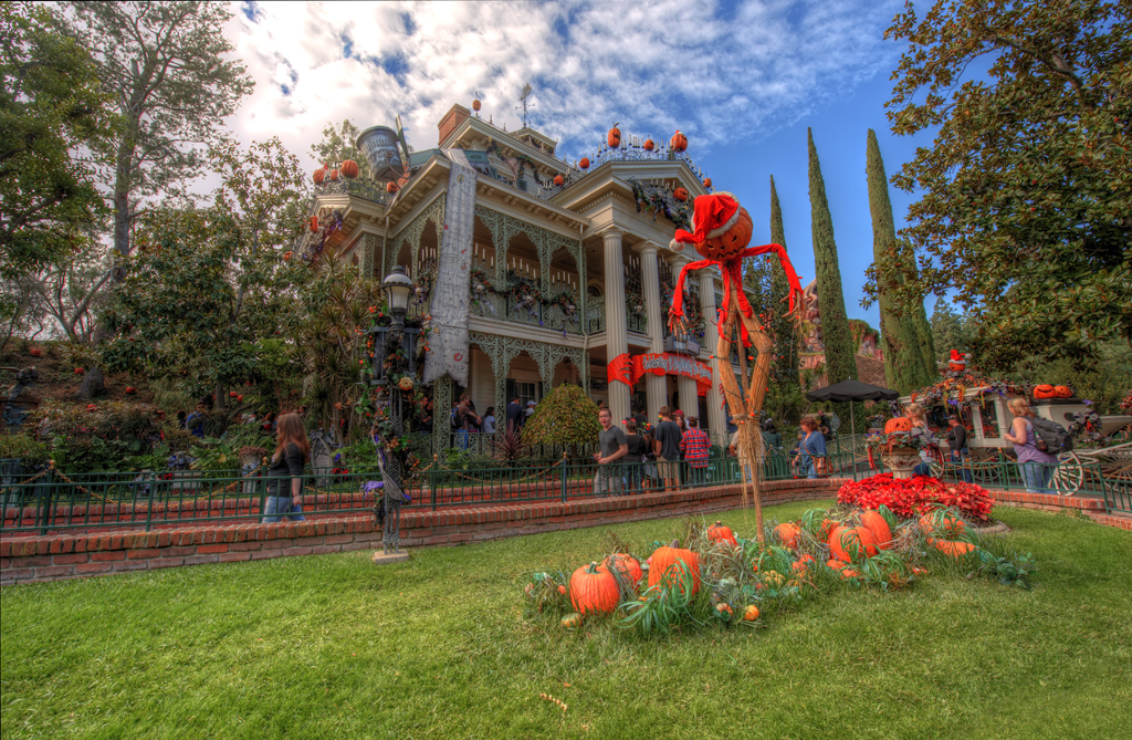 Disneyland Haunted Mansion Holiday Rich Muller (11)