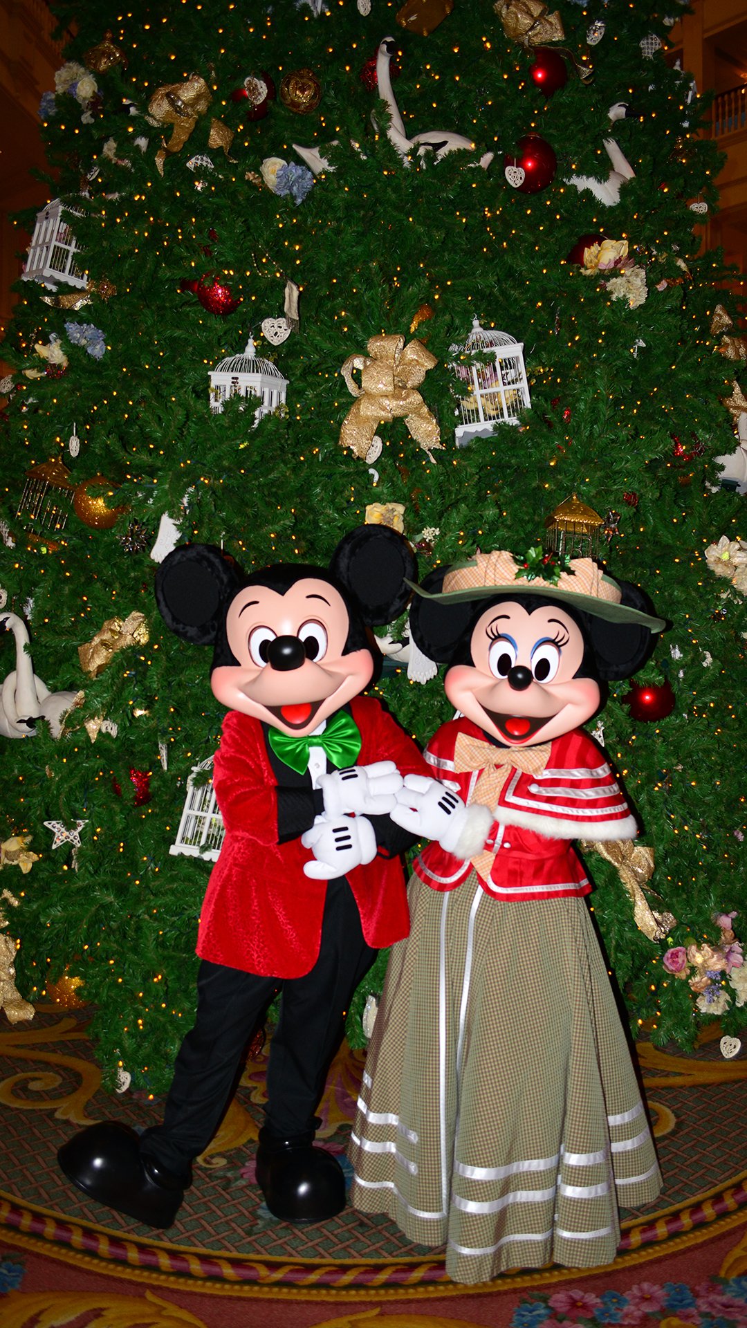 Walt Disney World Grand Floridian Christmas decor Christmas Characters Mickey and Minnie (42)