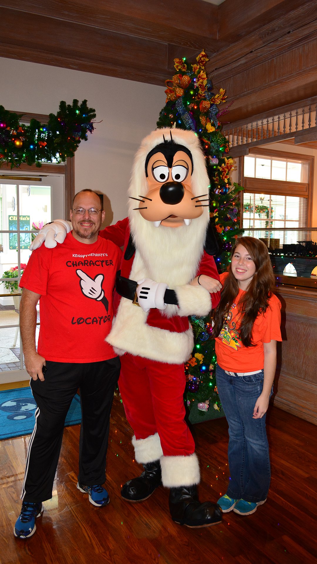 Walt Disney World Old Key West Resort Christmas Characters Santa Goofy Christmas Decor (13)