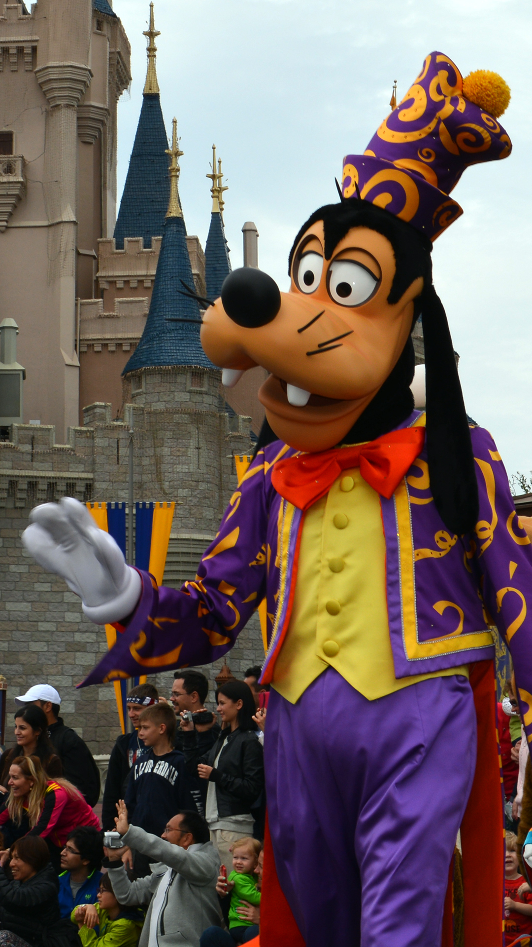 Walt Disney World, Magic Kingdom, Celebrate a Dream Come True Parade, Goofy