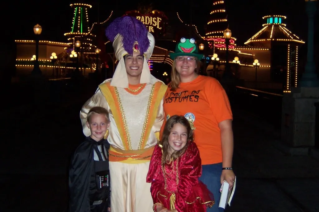Aladdin as Prince Ali in Disneyland California Adventure Mickey's Halloween Party 2007