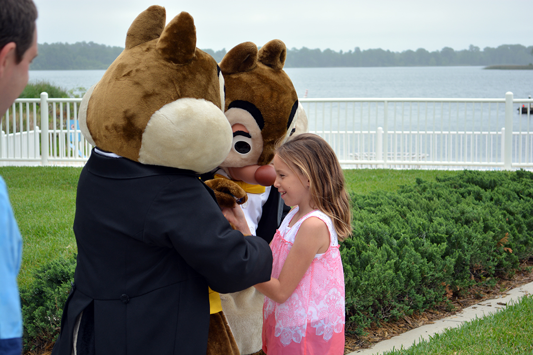 Easter Contemporary Resort character meet and greets Chip n Dale