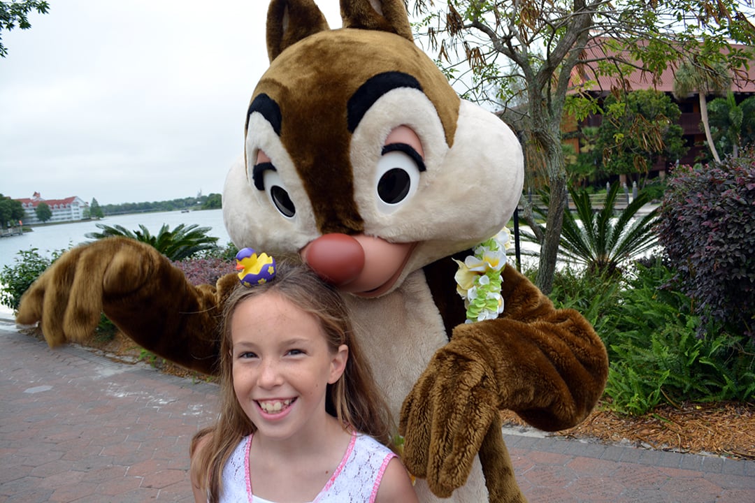 Easter Polynesian Resort character meet and greets Chip n Dale