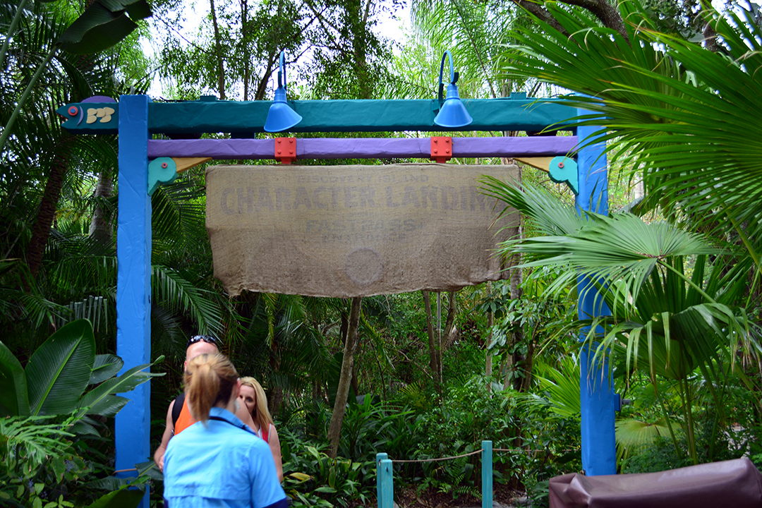 Fastpass+ still covered up for Daisy and Donald meet at Animal Kingdom