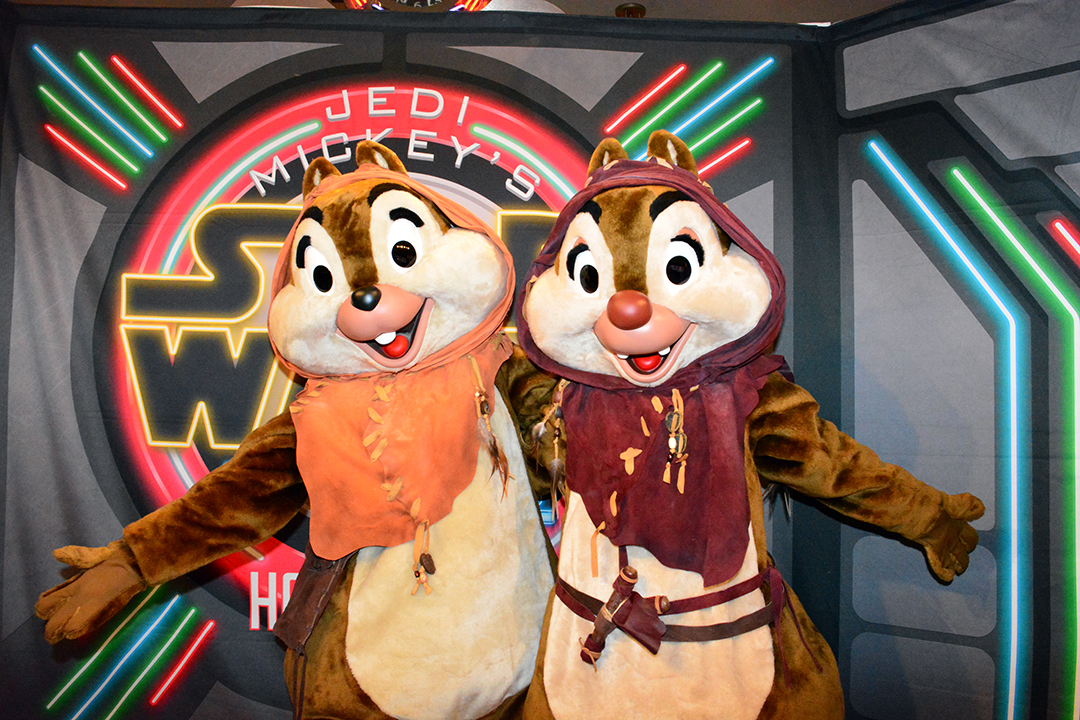 Meeting Chip and Dale at Jedi Mickey's Star Wars character dinner