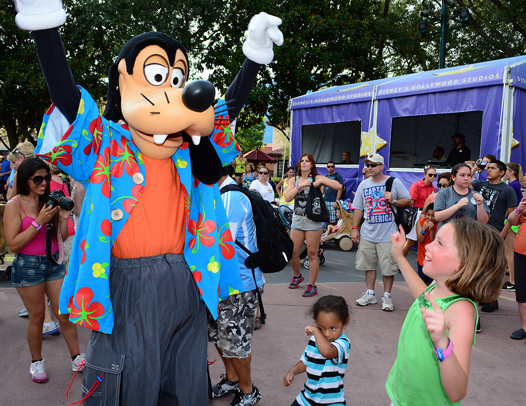 Goofy Rock your summer side dance party at Hollywood Studios June 2014