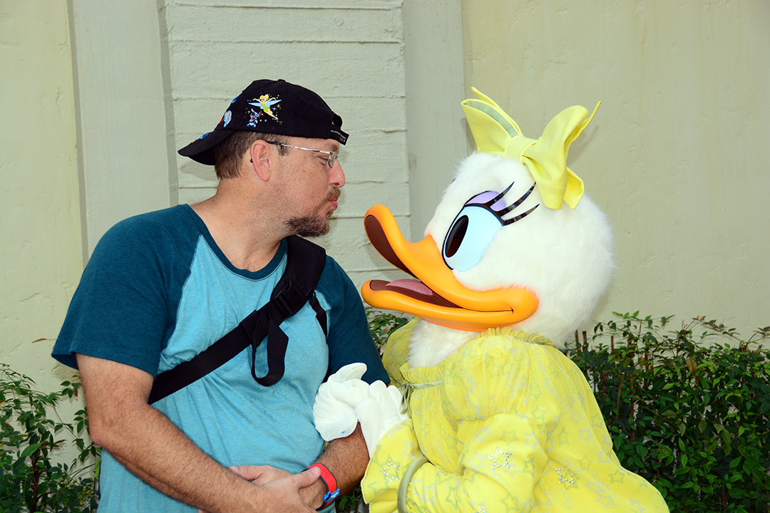 Disney's Hollywood Studios meet and greet Daisy Duck