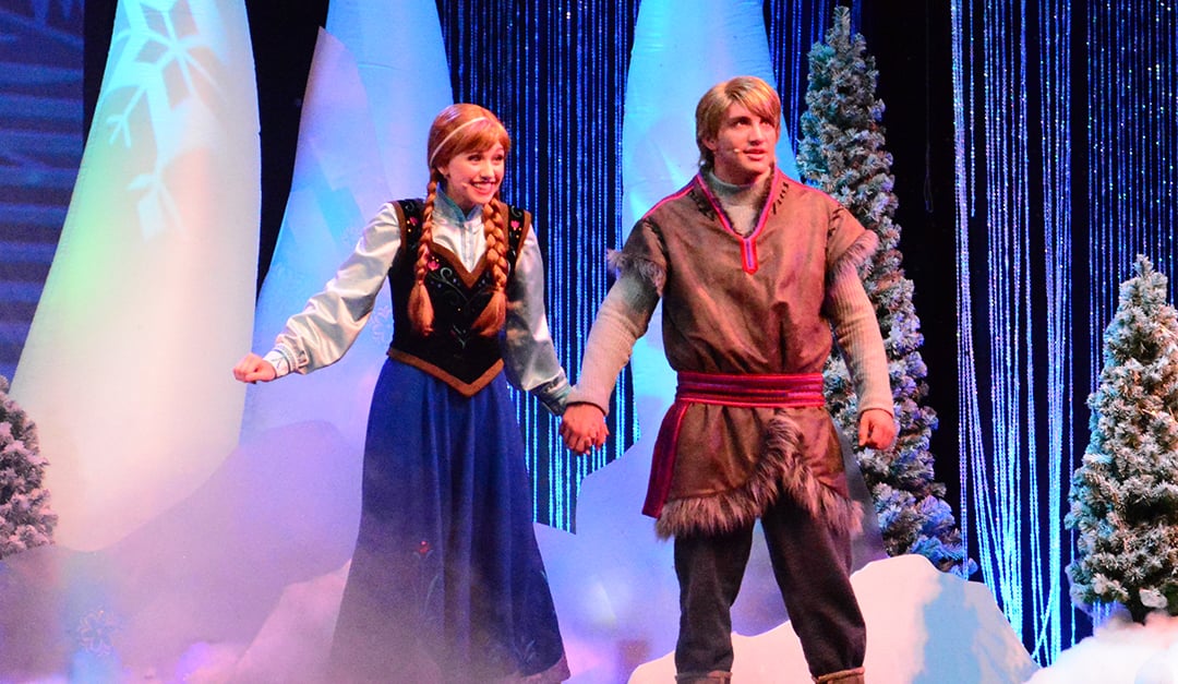 Frozen Summer of Fun Live Sing-a-Long featuring Anna Elsa and Kristoff 