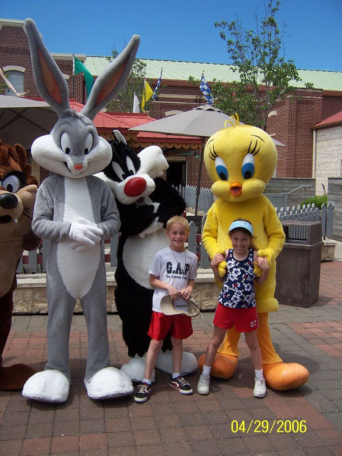 Tazmanian Devil Bugs Bunny Sylvester and Tweety Six Flags San Antonio 2006