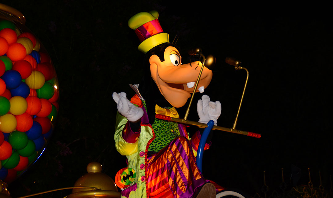 Mickey's Not So Scary Halloween Party 2014 Boo to You Halloween Parade Goofy