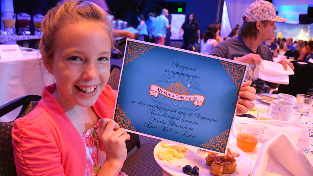 My Royal Coronation Breakfast with Anna and Elsa from Frozen (24)