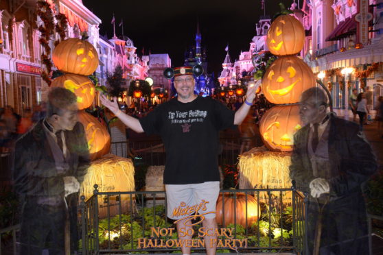 Mickey's Not So Scary Halloween Party Poison Apple Haunted Mansion Butlers Magic Shot