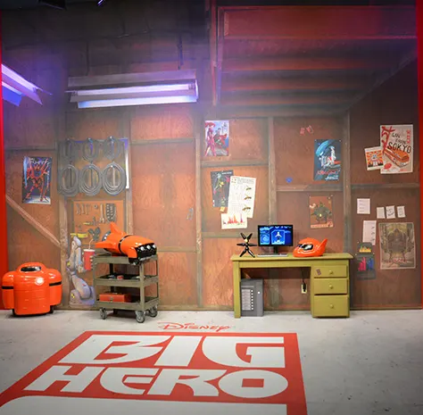 Hiro and Baymax from Big Hero 6 at Disney Hollywood Studios in Walt Disney World (35)