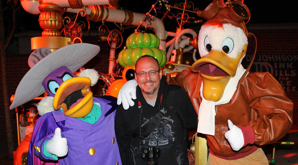 Darkwing Duck and Launchpad McQuack at Disneyland Paris Halloween Soiree 2014 (1)