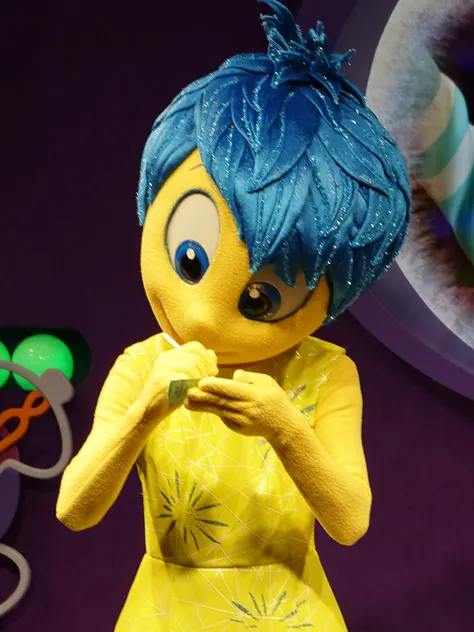 How to meet Joy and Sadness from Inside Out at Epcot in Disney World (41)
