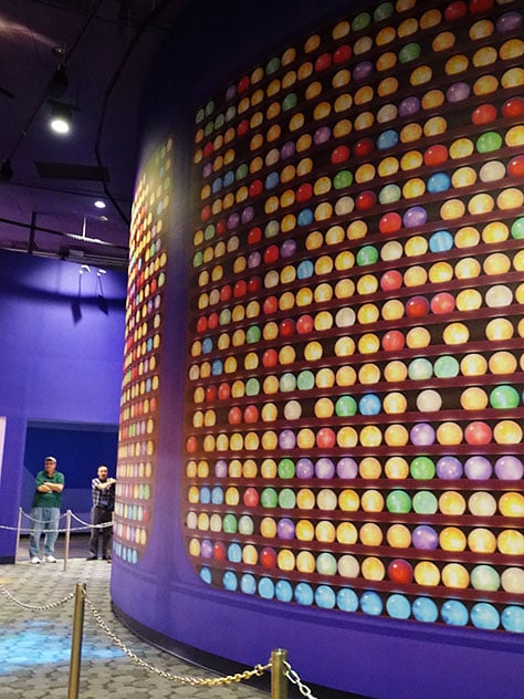 How to meet Joy and Sadness from Inside Out at Epcot in Disney World (9)