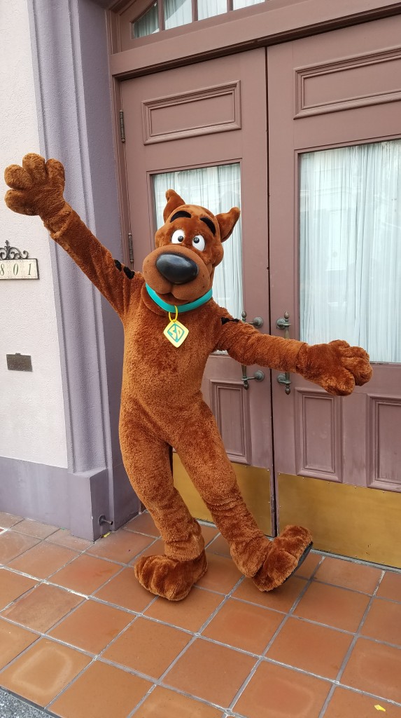 Universal Orlando Character Day with Ryan and Heather April 2016 (9) Scooby Doo