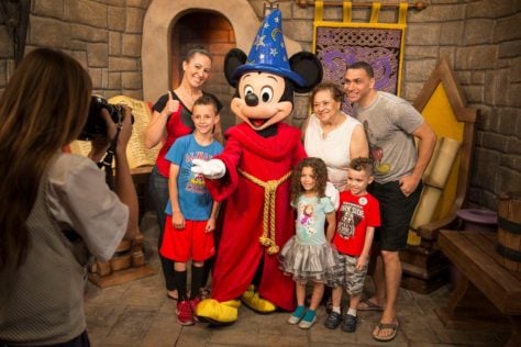 Mickey and Minnie's new meet and greet in Hollywood Studios (2)