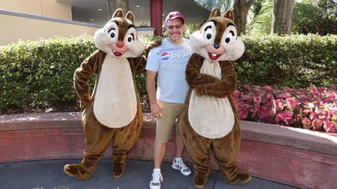 Hollywood Studios Chip n Dale character meet and greet (2)