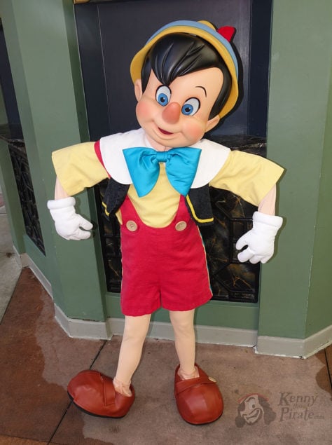 Hollywood Studios Pinocchio character meet and greet (2)