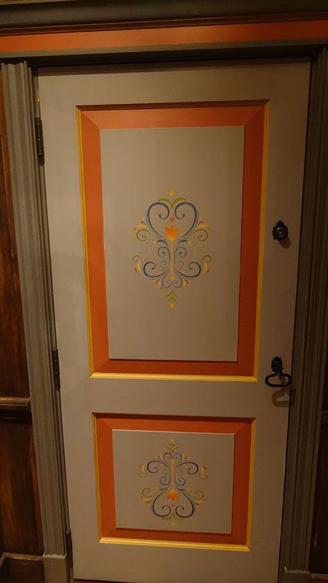Meet Anna and Elsa at the Royal Summerhus in Epcot (18)