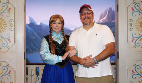 Meet Anna and Elsa at the Royal Summerhus in Epcot (61)