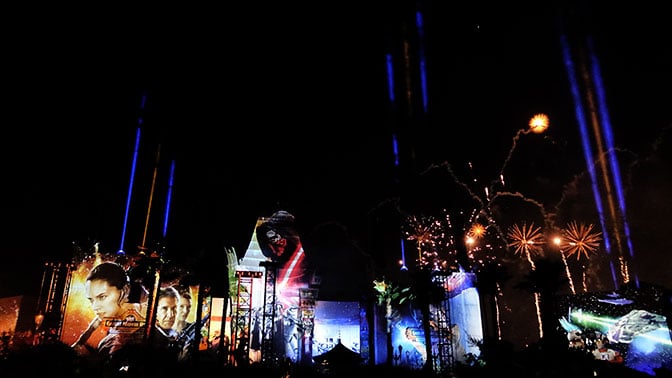 Star Wars A Galactic Spectacular Fireworks Dessert Party at Hollywood Studios in Walt Disney World (87)