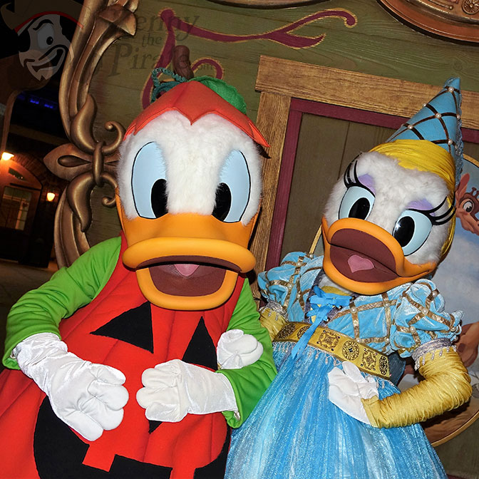 donald-duck-and-daisy-duck-at-mickeys-not-so-scary-halloween-party-2016