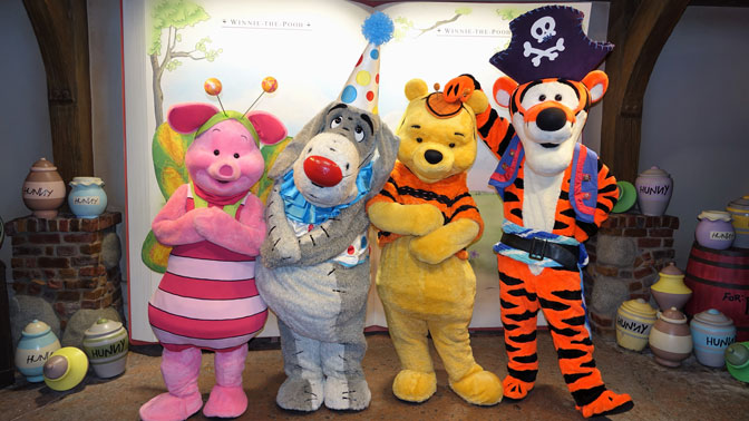 eeyore-piglet-tigger-and-winnie-the-pooh-at-mickeys-not-so-scary-halloween-party-2016