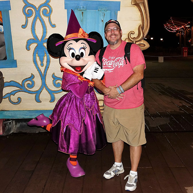 minnie-mouse-at-mickeys-not-so-scary-halloween-party-with-kennythepirate