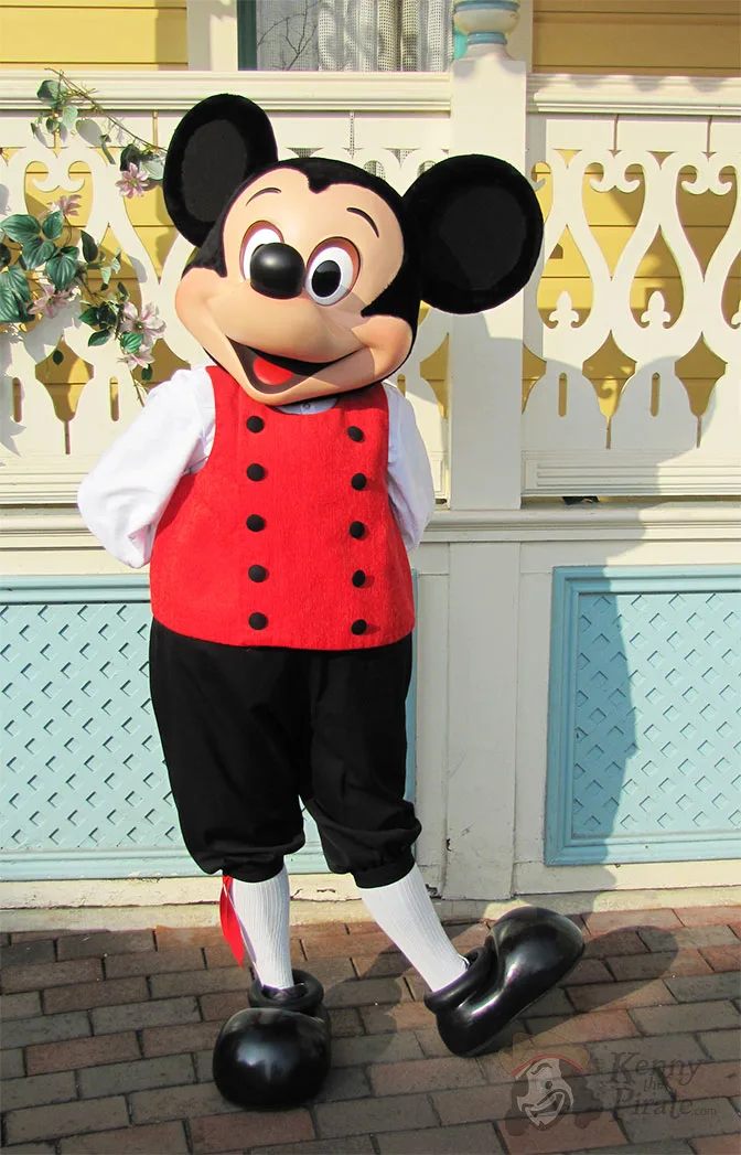 worldwide-wednesday-mickey-mouse-in-st-davids-welsh-festival-costume-a