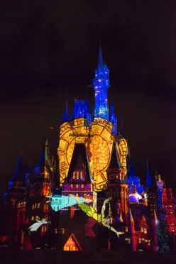 once-upon-a-time-projection-show-comes-to-magic-kingdom-peter-pan