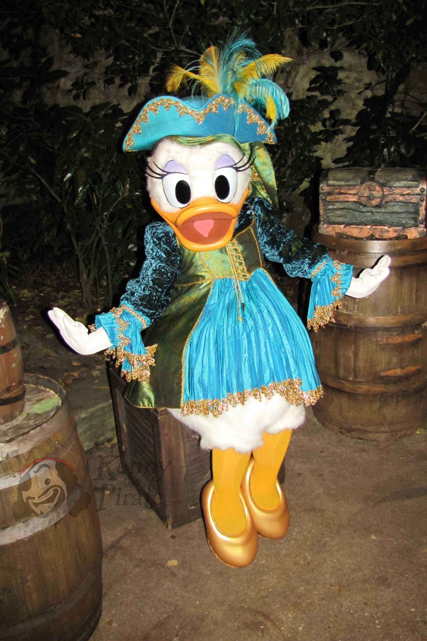 Daisy Duck at Disneyland Paris Halloween Party dressed as a Pirate