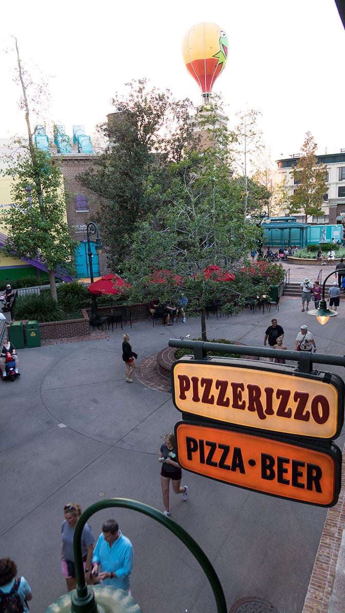 PizzeRizzo Restaurant in Hollywood Studios at Walt Disney World