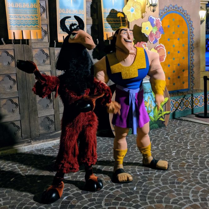 Kuzco-as-a-Llama-and-Kronk-at-Fandaze-in-Disneyland-Paris-2018.jpg