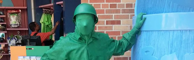 Green Army Man Hollywood Studios meet and greet KennythePirate
