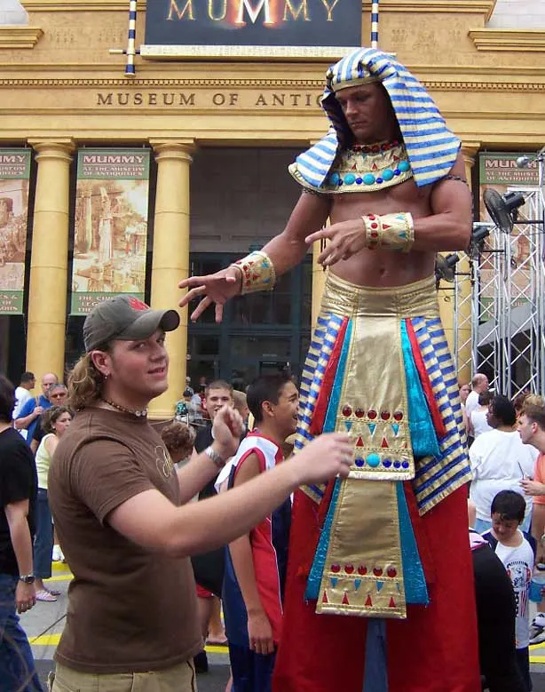 Pharoah on stilts Universal Studios 2004